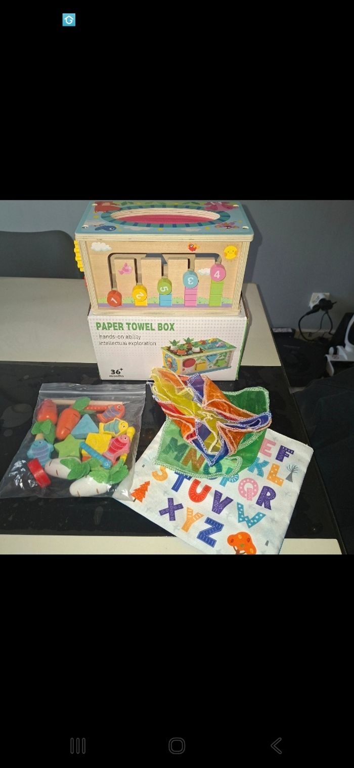 Jeu éducatif 6 en 1 en bois boîte a mouchoir Montessori  bébé