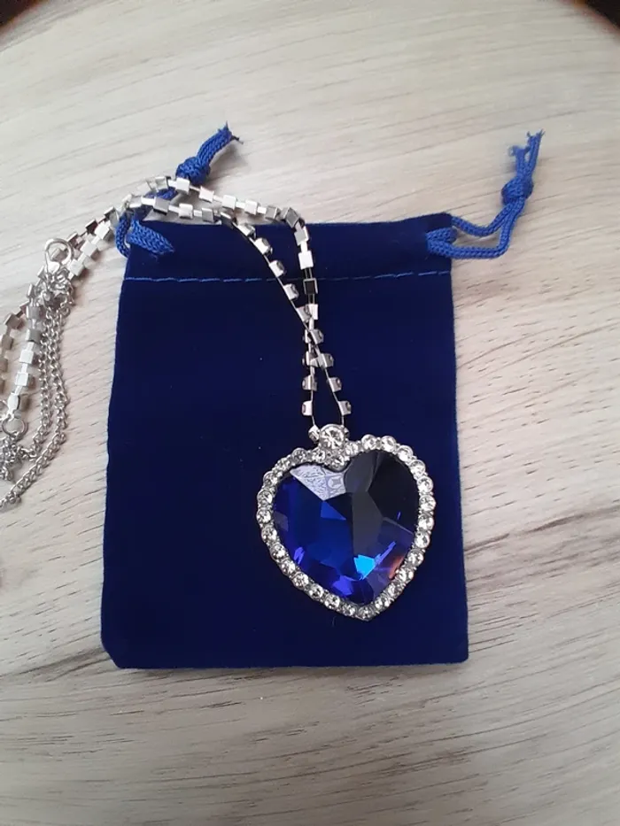Collier Titanic, collier coeur de l'océan porté par Rose dans le film