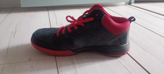 👟 Baskets/chaussures de sport noires et rouges 40 👟 - photo numéro 5