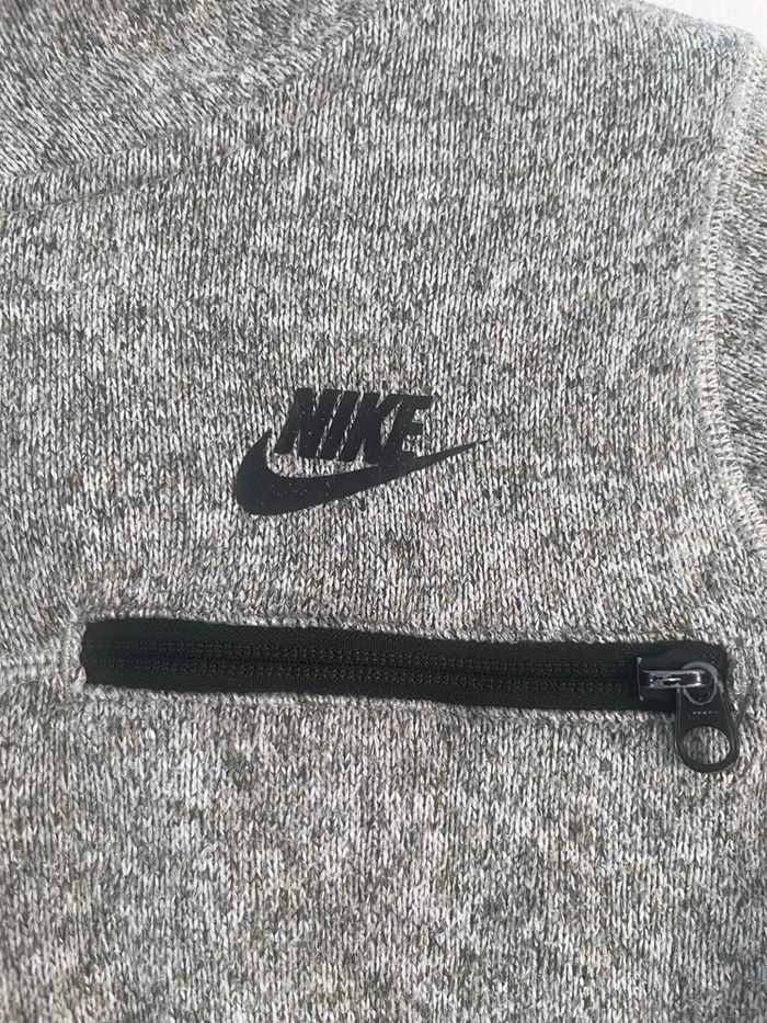Sweat zippé Nike taille M. - photo numéro 2