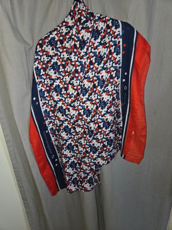 Foulards bleu et rouge lulu castagnette 