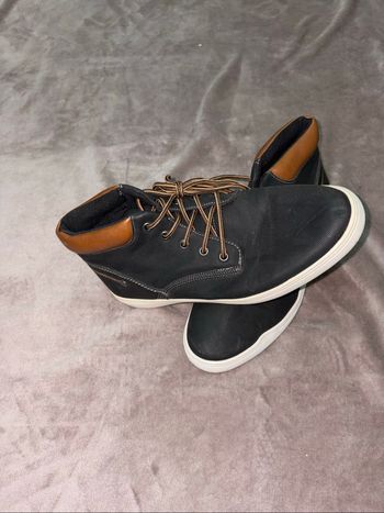 Chaussures montantes homme taille 40. Denim side en très bon état.