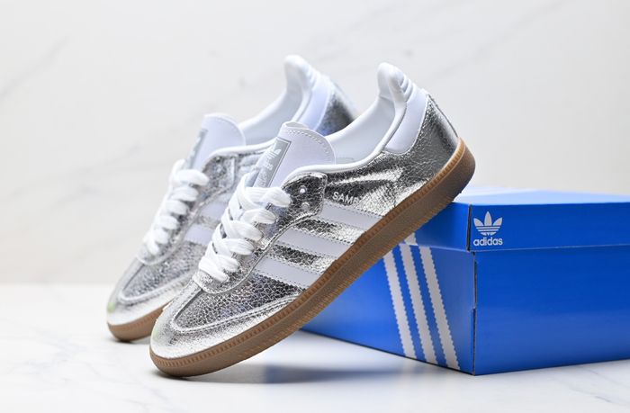 Paire de baskets Adidas Samba full argentée / neuves ! - photo numéro 5