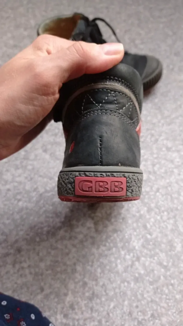 Bottines GBB garçon p.30 bout abîmé (mon fils a traîné les pieds) - photo numéro 3