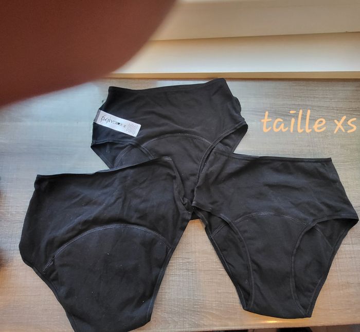 Lot de 3 culottes menstruelles taille XS neuves  bien entendu - photo numéro 2