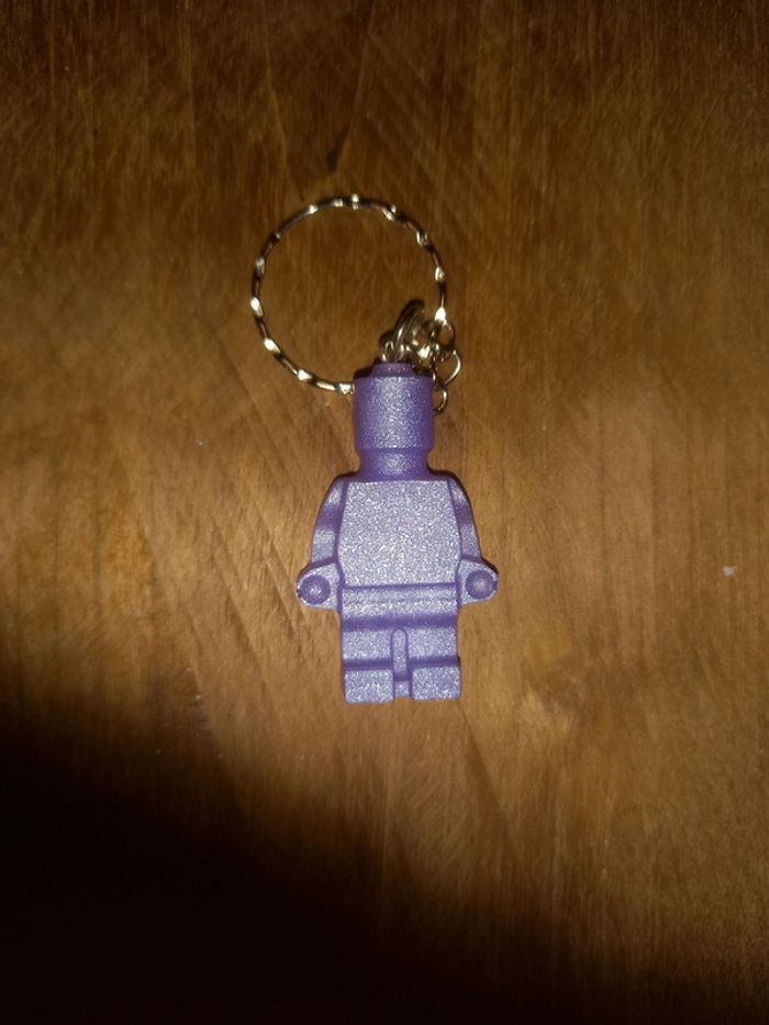 Porte clé lego violet epoxy