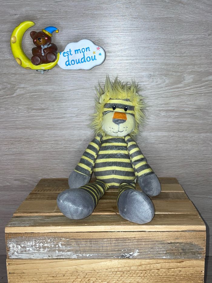 CAR15 doudou lion 🦁 Carrefour