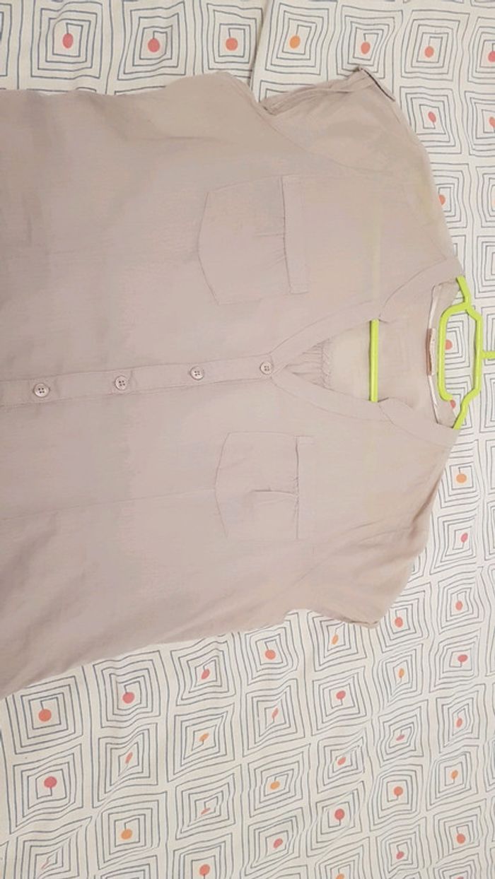 Chemise légèrement transparente - photo numéro 2