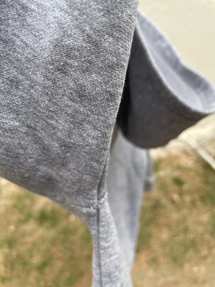 Très beau sweat-shirt Genova taille 5/6 ans - photo numéro 4