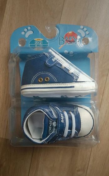Chaussures 6/12 mois neuves