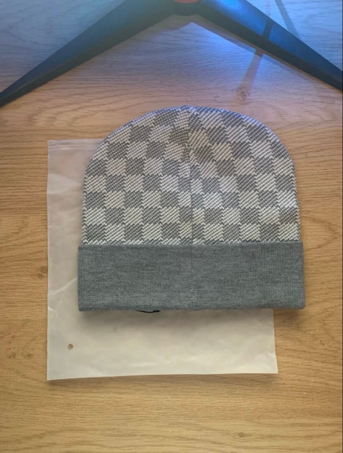 Bonnet lv 1:1 - photo numéro 2