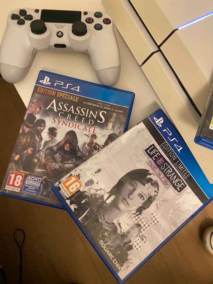 PS4 Blanche 500 Go en très bon état + Manette officielle + 3 Jeux - photo numéro 2
