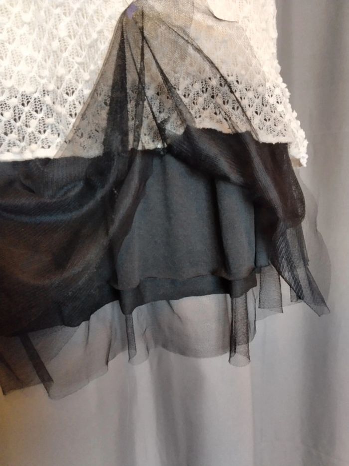 Haut habillé dentelle pompons taille unique marque Molly. - photo numéro 3