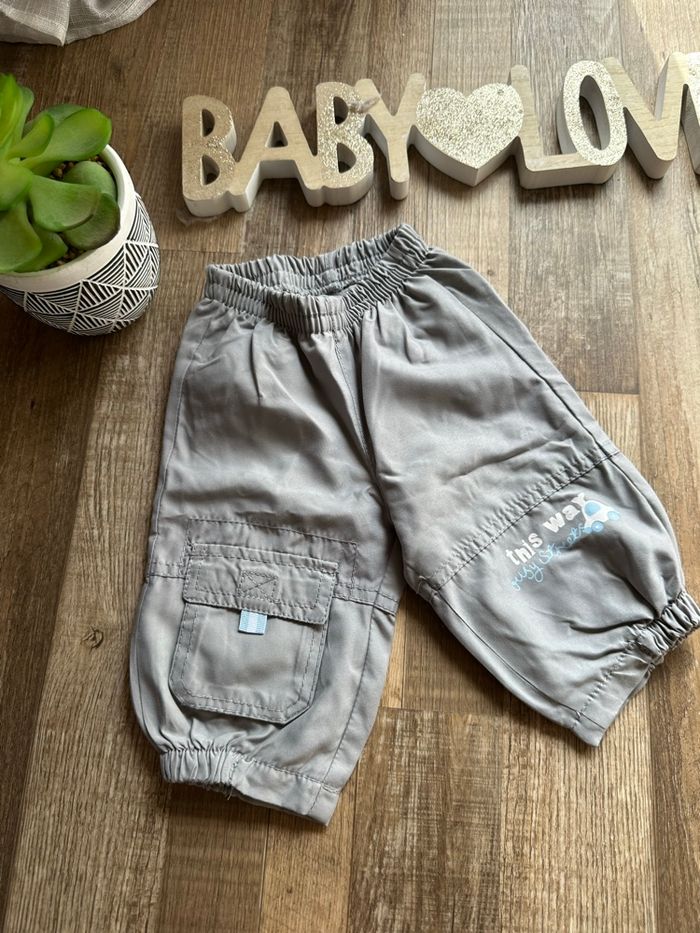 - Pantalon - 3 mois - Très bon état