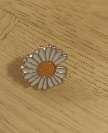 Pin's pâquerette neuf