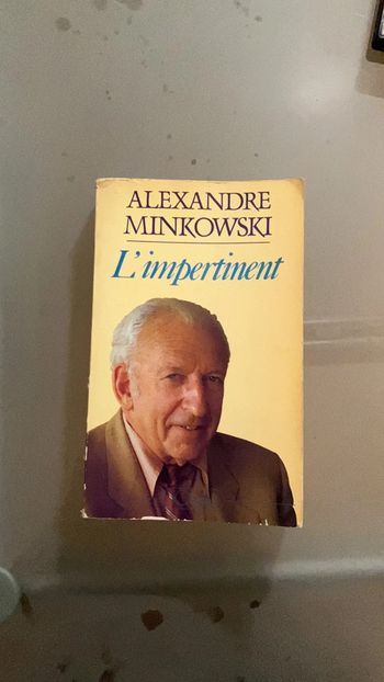 Livre. L'impertinent.