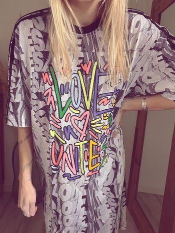 adidas Originals - Pride - Robe t-shirt à imprimé Love Unites neuve noir blanc multicolore