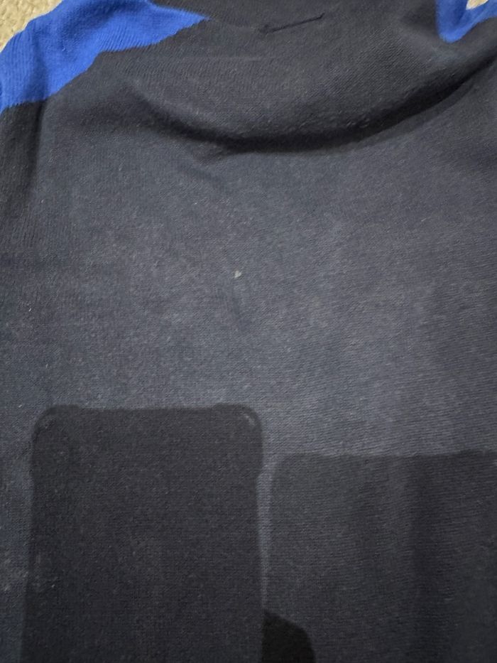 Lot comprenant un tee-shirt a manches longues et un pull - photo numéro 4