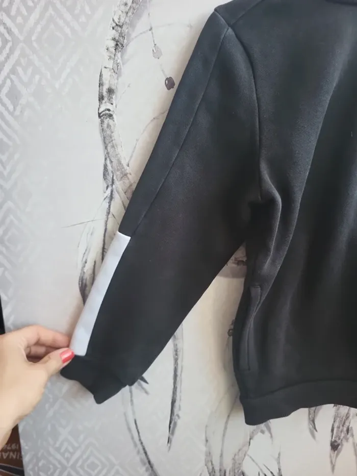 Veste zippée capuche 8ans - photo numéro 2