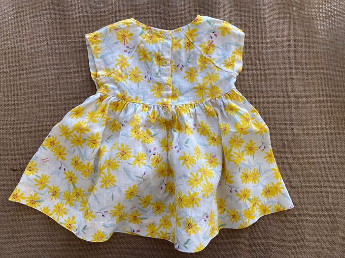 Robe bébé Petit Bateau 6 mois en lin imprimé fleurs jaunes - photo numéro 2