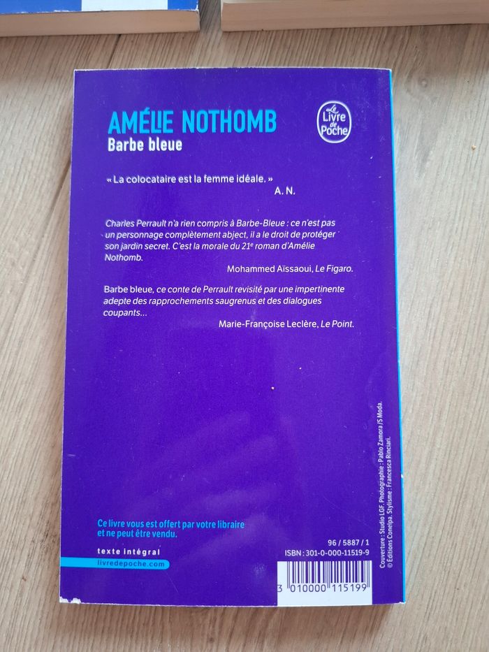 Lot de 3 livres de Amélie Nothomb en très bon état - photo numéro 4
