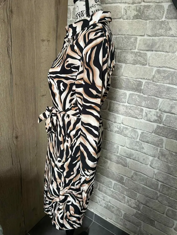 Robe chemise avec ceinture taille S - photo numéro 2