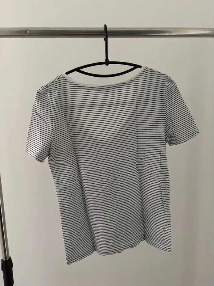 TEE shirt à rayures noir et blanche manche courte - photo numéro 2