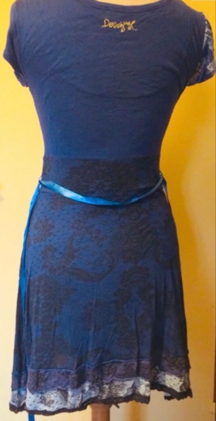 Robe Desigual bleu imprimé – Taille M – Petit défaut - photo numéro 4