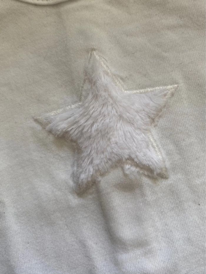 T-shirt blanc avec étoile - photo numéro 2