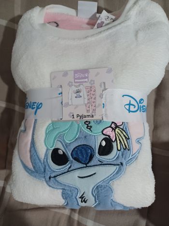 Pyjama fille stitch 7/ 8 ans