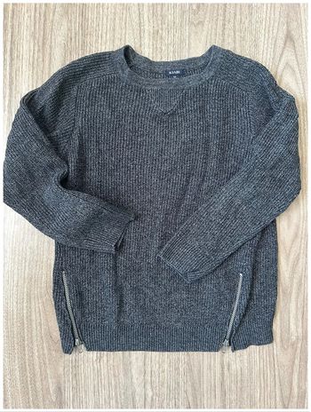 Pull noir enfant - taille 8 ans - en très bon état