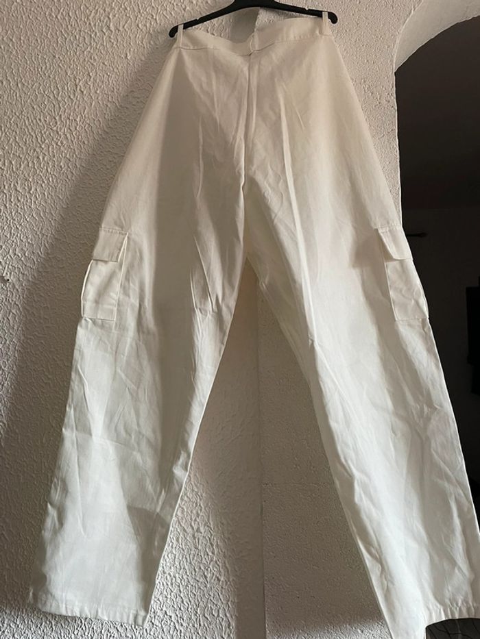 Cargo blanc - photo numéro 2