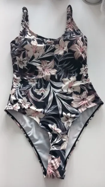 Très joli maillot de bain ODREY