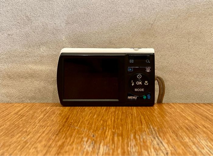 Pentax optio E 80 blanc appareil photo + vidéo - photo numéro 5