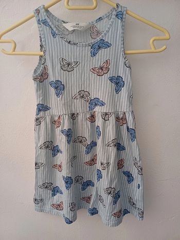 Robe été à bretelles motifs papillons