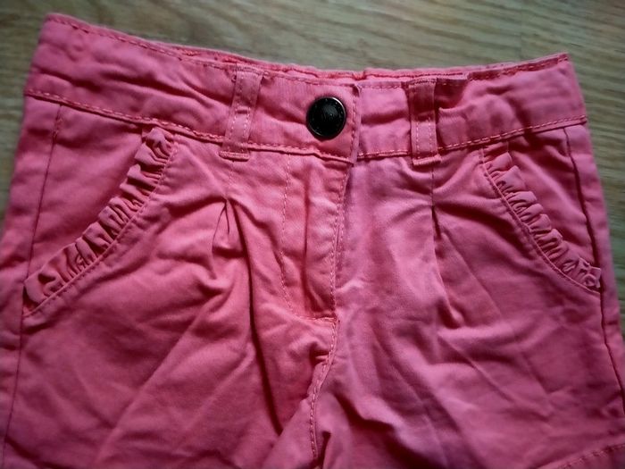 Short rose saumon. Orchestra.
Taille 3 ans - photo numéro 2