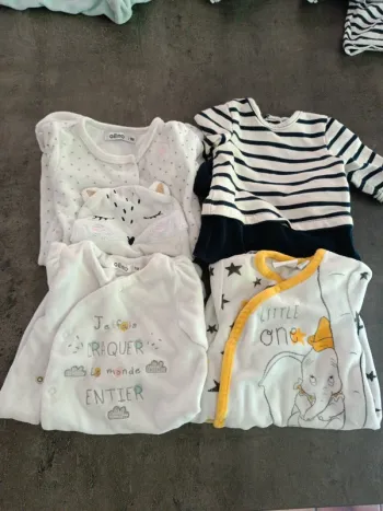 Lot pyjamas 1 mois