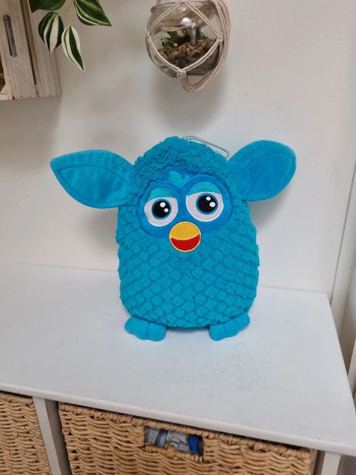 Range pyjama Furby bleu