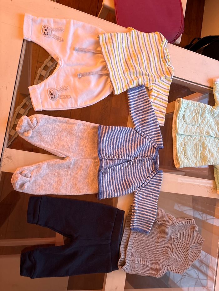 Lot de 9 pyjamas hiver + 11 vêtements - taille 1 mois - photo numéro 5