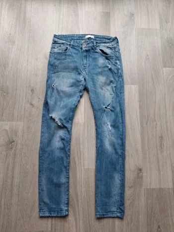 Jeans à trous