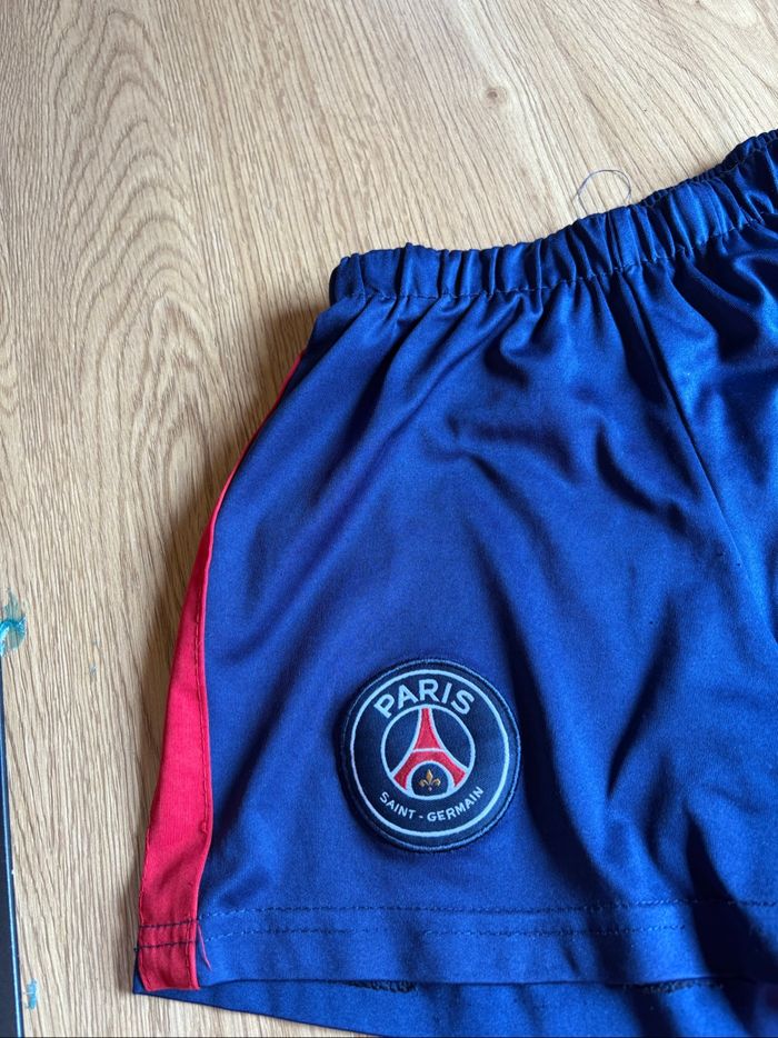 Short garçon taille 104/116 - photo numéro 2