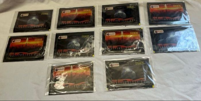 10 pochettes de stickers Indépendance Day 1996 🛸 👽 neuve