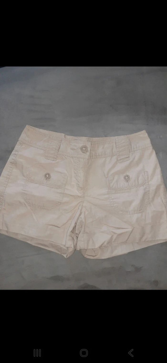 Short beige