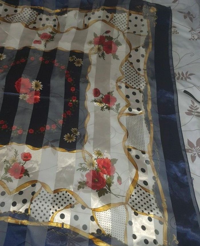 Superbe foulard pour femme - photo numéro 5