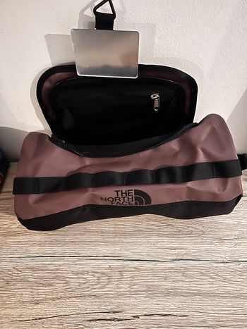 Trousse de toilette / maquillage The North Face base camp travel canister taille L 5,7 litres 