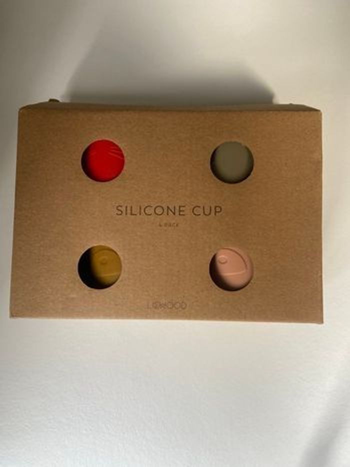 Lot de 4 tasses Liewood en silicone – Neuf avec étiquette - photo numéro 3