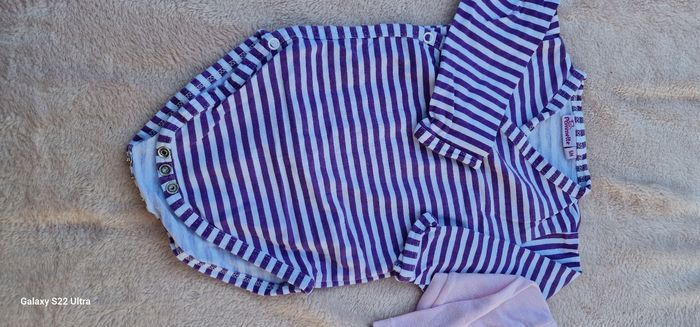 Lot bodies 6mois - photo numéro 2