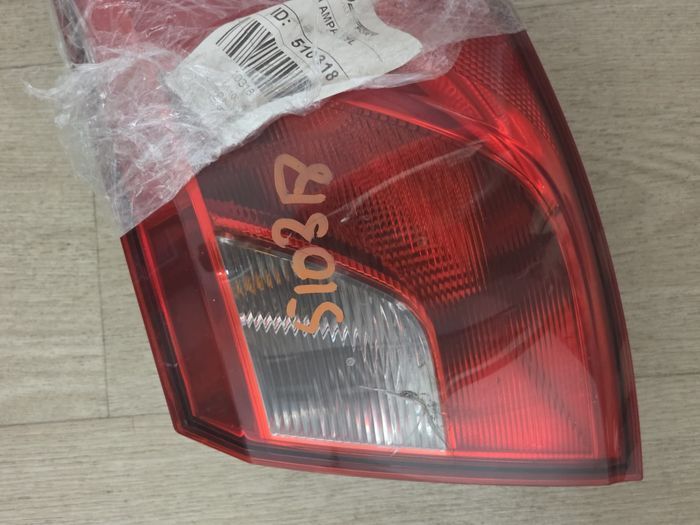 Feu arrière droit SEAT Ibiza IV ST (2008-2017) – côté caisse - photo numéro 4