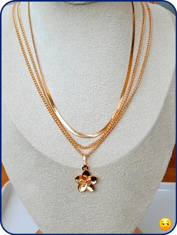 Lot 3 colliers chaîne dorée – Fleur en pendentif, chic et moderne