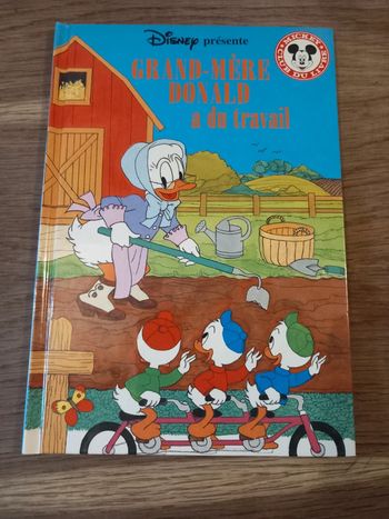 Livre grand-mère Donald a du travail